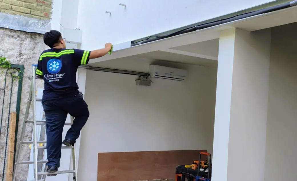 Instalación estética y limpia de equipo de aire acondicionado
